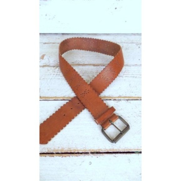 Vintage wide brown leather laser cut out scalloped belt/ - Picture 4 of 5
